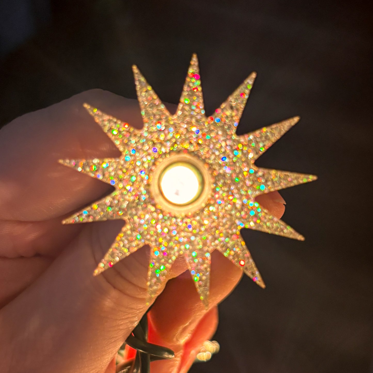 Bulb reflectors for holiday lights