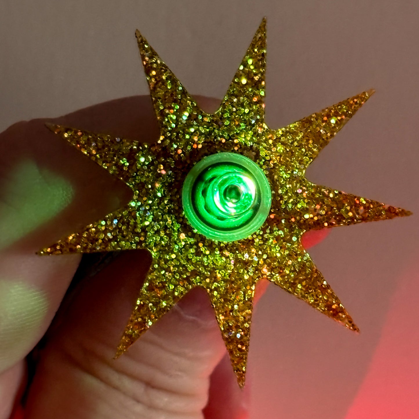 Bulb reflectors for holiday lights